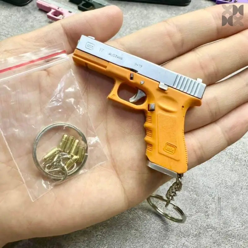 New 1:3 Glock 17 Metal Model Detachable Keychain - TOP BOOST TOYS
