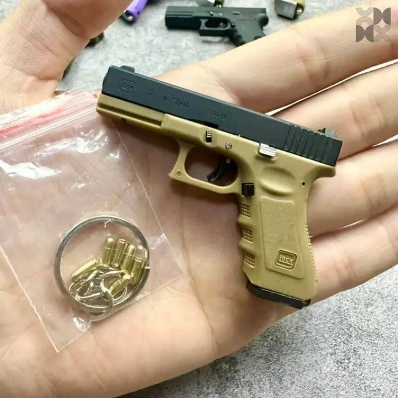 New 1:3 Glock 17 Metal Model Detachable Keychain - TOP BOOST TOYS