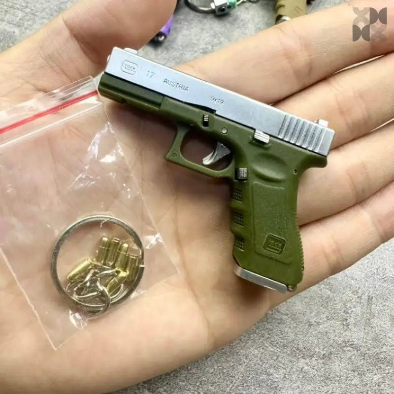 New 1:3 Glock 17 Metal Model Detachable Keychain - TOP BOOST TOYS